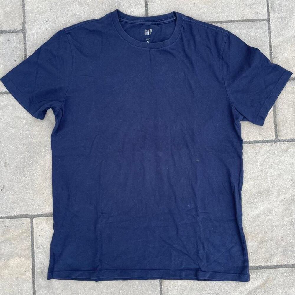 Gap Men's Navy and Blue T-shirt